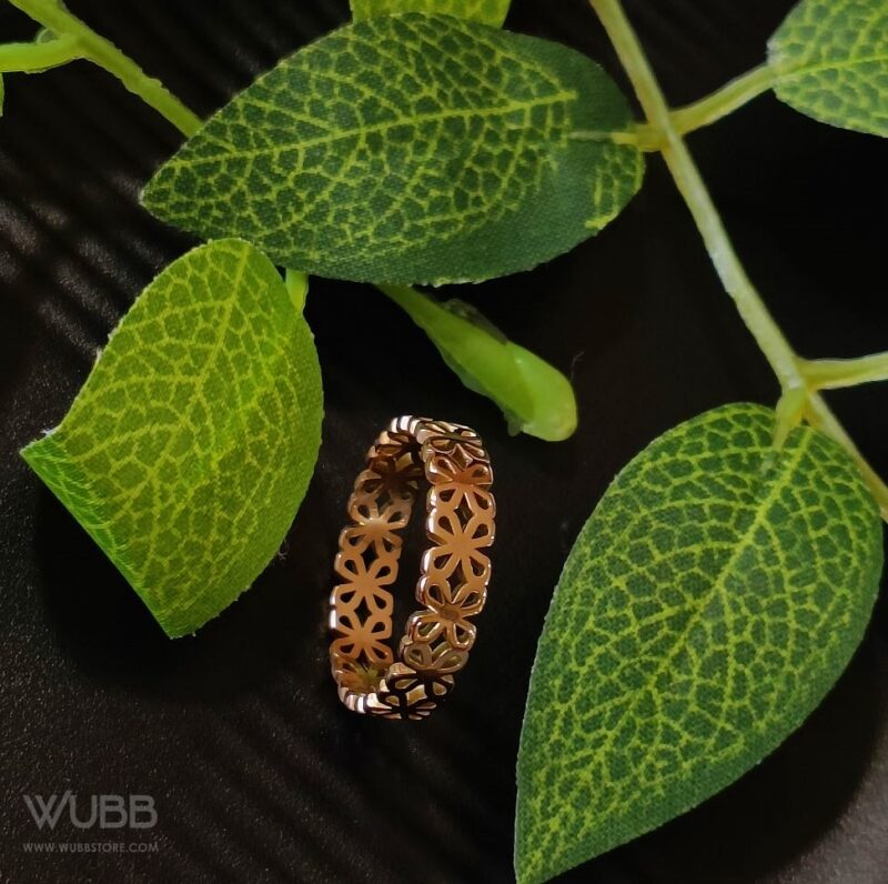 Rose Gold Plated Flower Designed Finger Ring - WRA1005